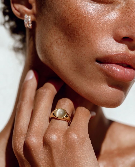 Solis Oval Ring