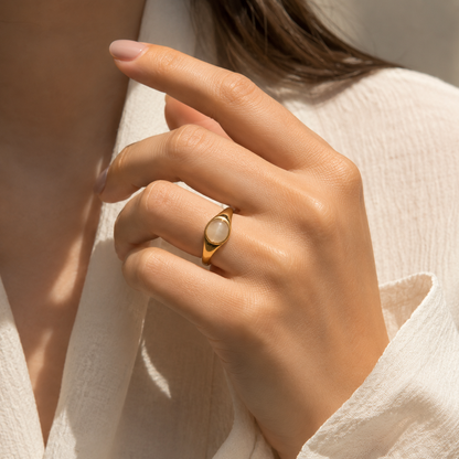 Solis Oval Ring