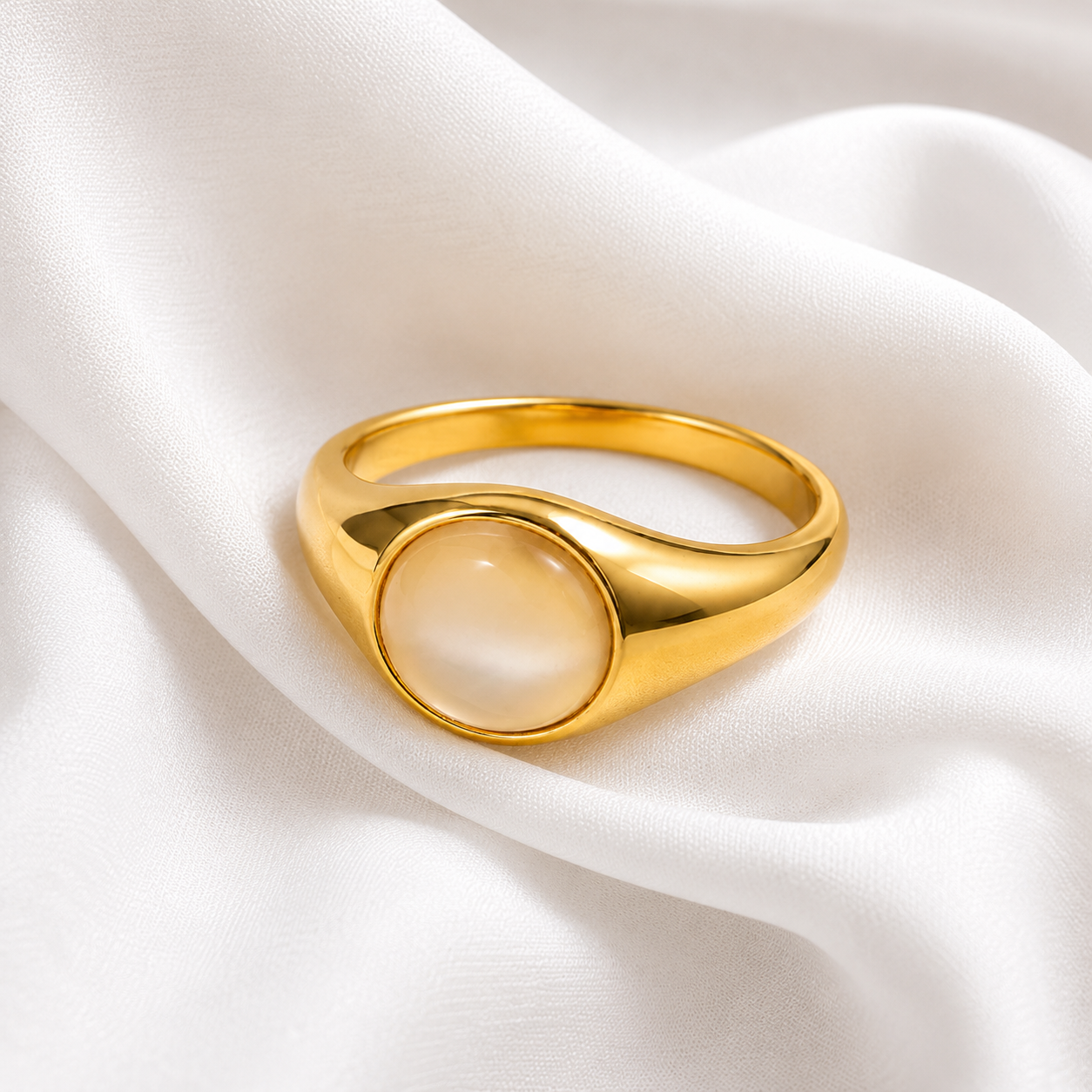 Solis Oval Ring