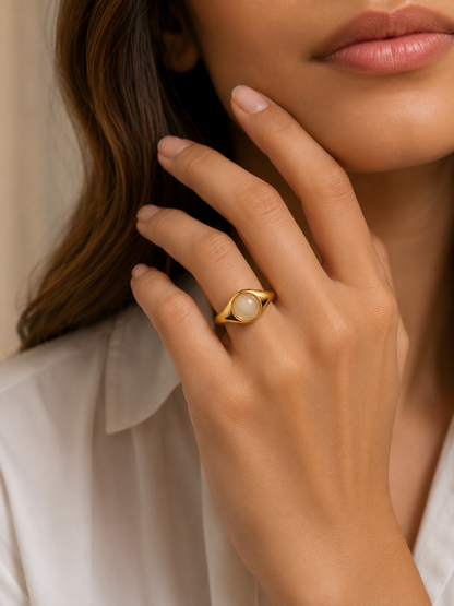 Solis Oval Ring