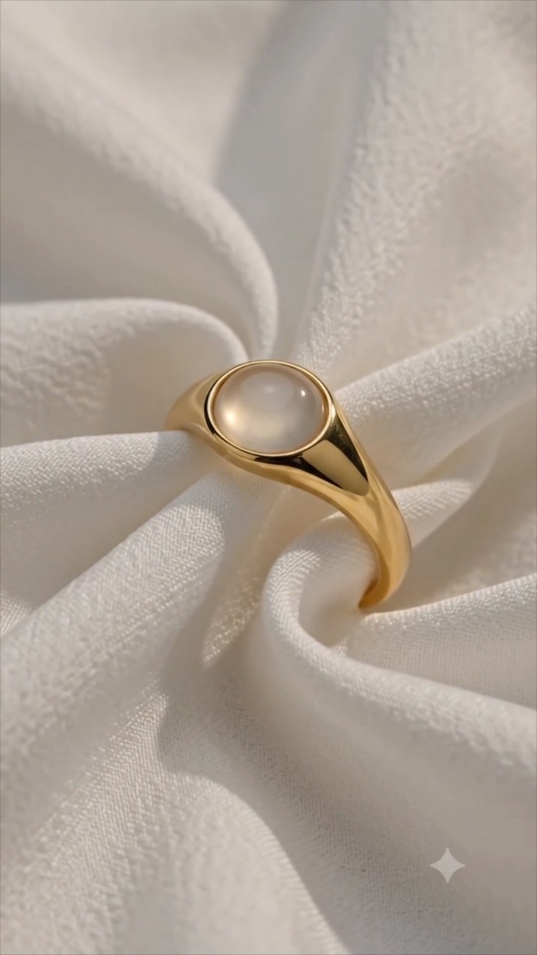 Solis Oval Ring